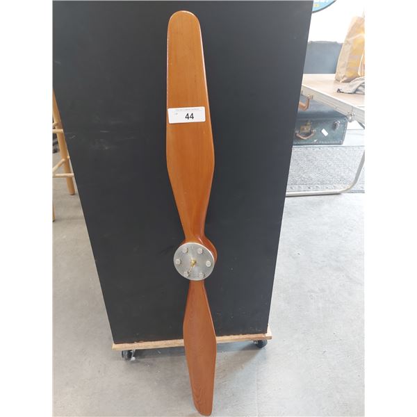 WOODEN PROPELLER CLOCK