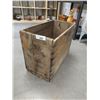 Image 1 : VINTAGE MOBILOIL WOODEN CRATE