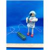 Image 1 : VINTAGE TIN SPACE MAN