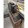 Image 2 : ANTIQUE PHOTO AND ENLARGER