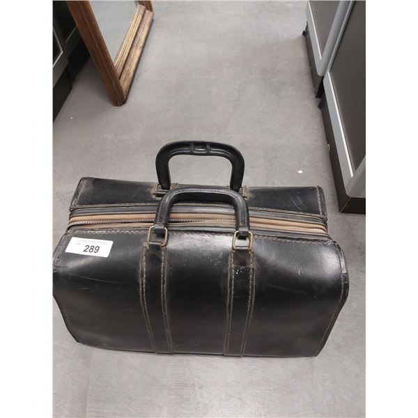 VINTAGE DOCTOR'S BAG