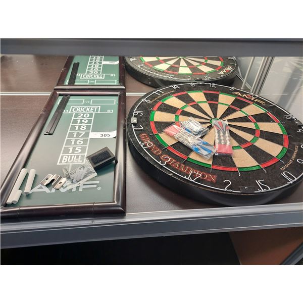 COMPLETE DART BOARD SET WITH DARTS AND CHALKBOARD