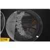 Image 3 : ETCHED GLASS PLATES (2 PCS)