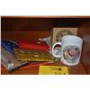 Image 1 : JAPANESE DOLLS, COIN PURSES, FAN & SUMO MUG (9 PCS)