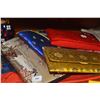 Image 2 : JAPANESE DOLLS, COIN PURSES, FAN & SUMO MUG (9 PCS)