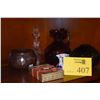Image 1 : MIXED LOT: RED GLASS PITCHER, VASES, HAWAII 5-0 BADGE & GLASS FEMALE FIGURE (6 PCS)