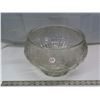 Image 1 : 11" diameter glass punch bowl with plastic ladle