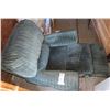 Image 2 : recliner chair (40"L x 37"D x 37"H)