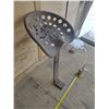 Image 2 : Antique Tractor Seat