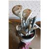 Image 3 : golf bag with assorted clubs