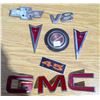 Image 1 : GMC/Pontiac/ Chev badges