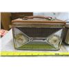 Image 2 : 2 Vintage Radios