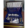 Image 1 : Silverware box and cutlery