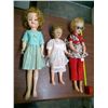 Image 2 : 3 dolls