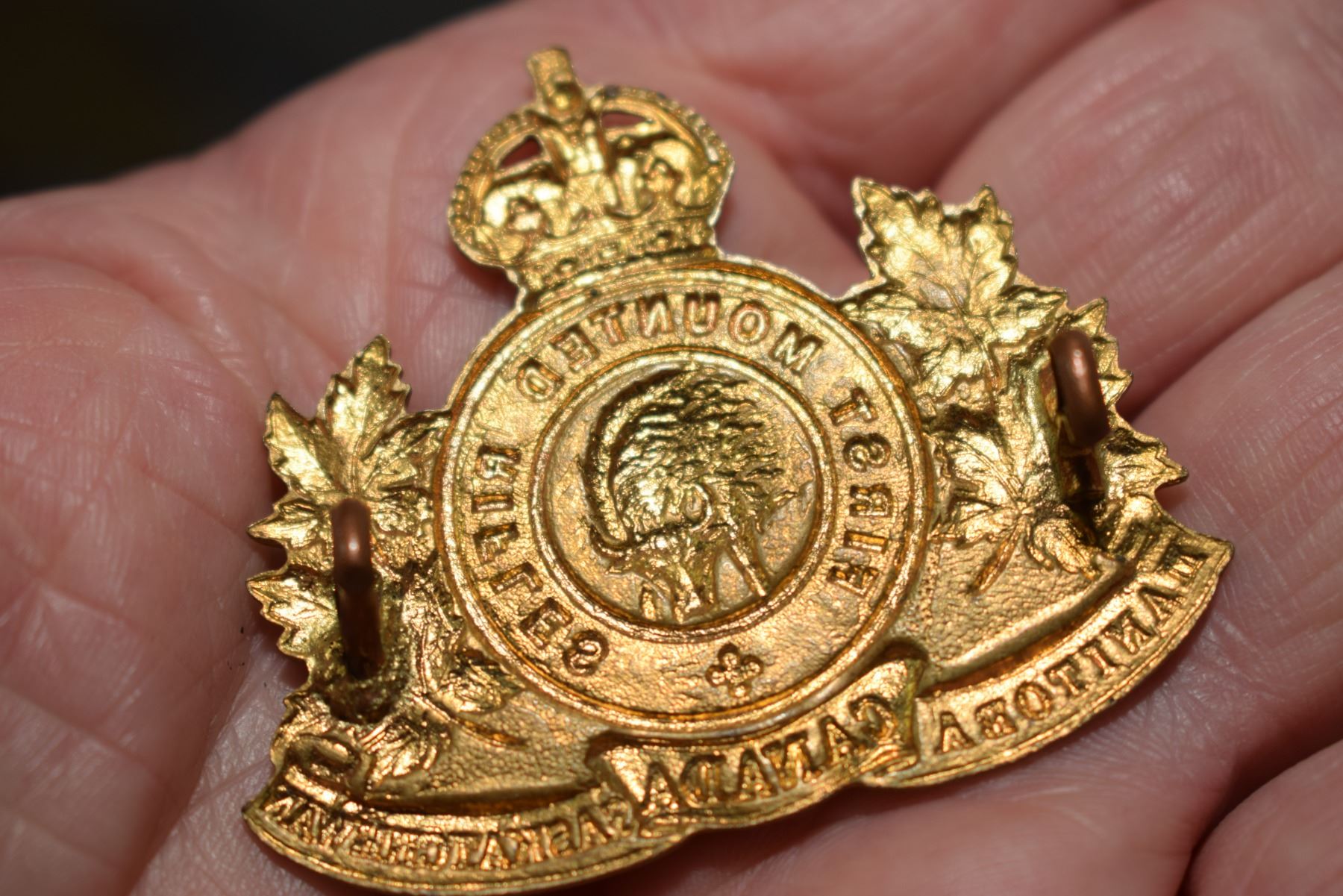 Manitoba first mounted rifles cap badge - Schmalz Auctions
