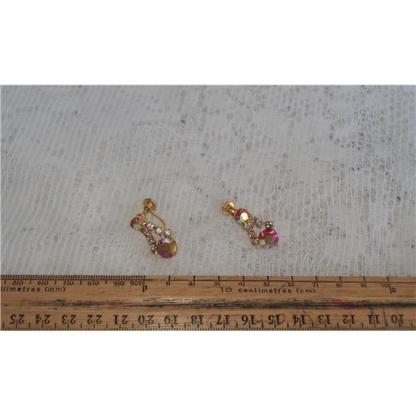 Vintage prong set screwback earrings