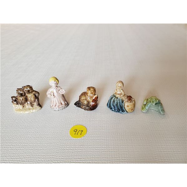 Wade Tea Figurines