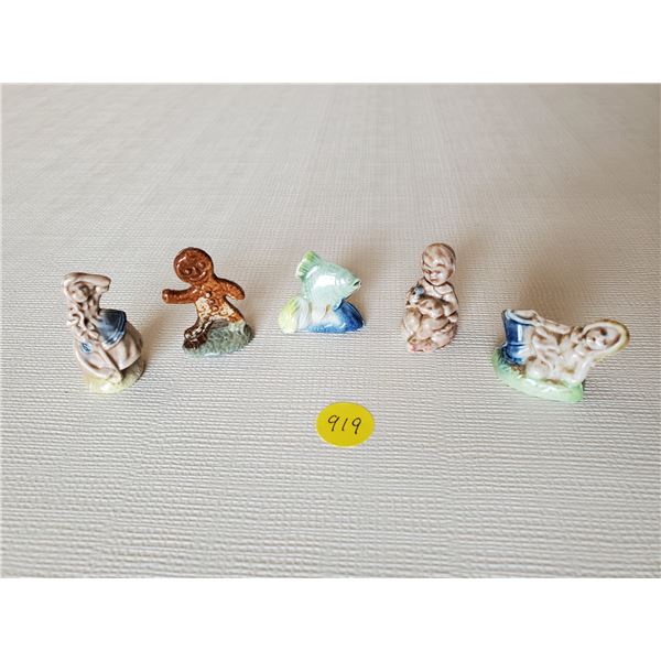 Wade Tea Figurines