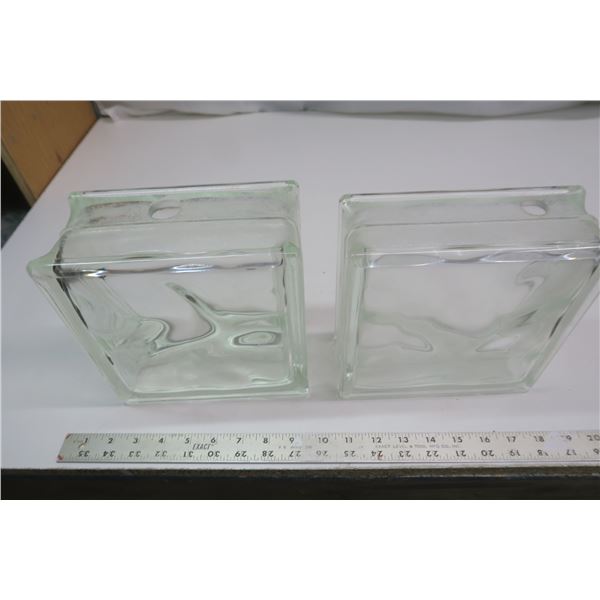 2 glass blocks