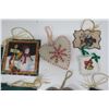 Image 5 : Lot of Christmas Décor Items