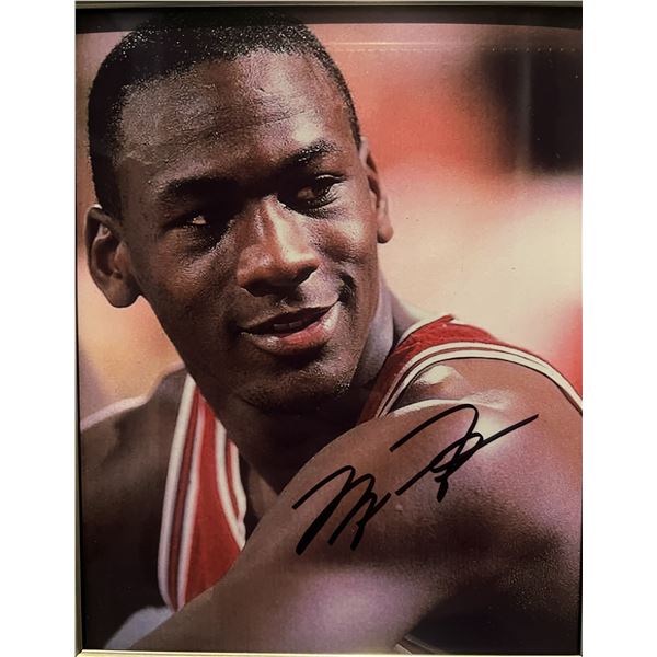 Michael Jordan signed photo. SCM authenticated