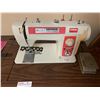 Image 2 : Brother Boutique 761 Sewing Machine Table