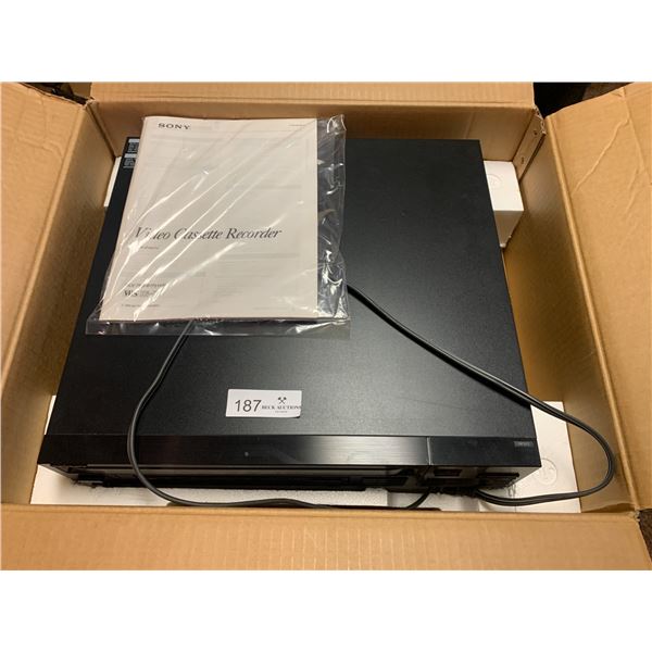 Sony Multi Disc Player (MDP-210) (See Description)