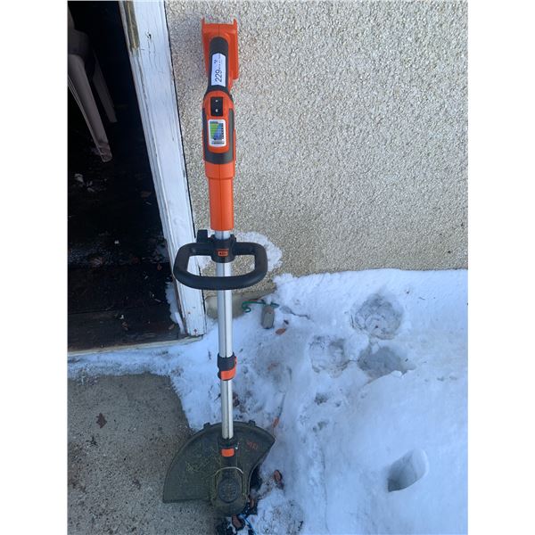 Black and Decker Electric Weed Whacker (LST135)