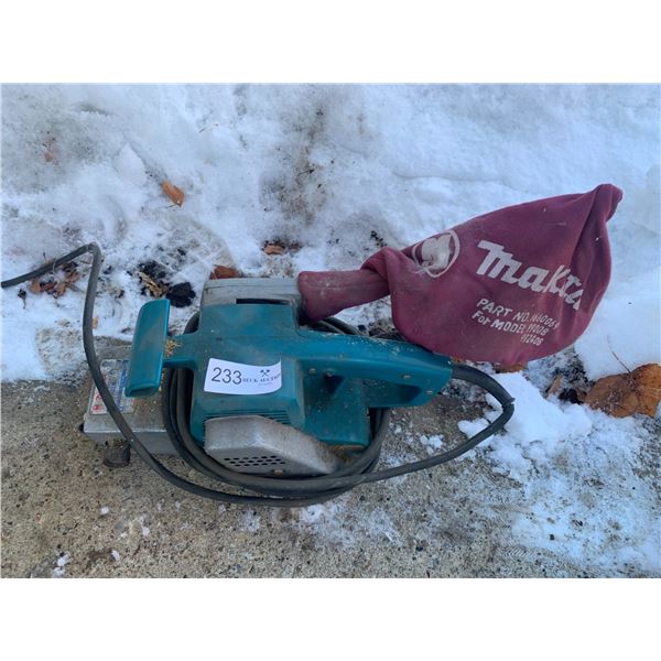 Makita Belt Sander (Model 9924DB)