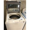 Image 2 : GE WHITE TOP LOADING WASHING MACHINE MODEL #GTW680BMRWS 27" X27" X 44"H