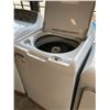 Image 2 : GE ADORA WHITE TOP LOADING WASHING MACHINE MODEL #GTW302MBMP 27" X27" X 44"H