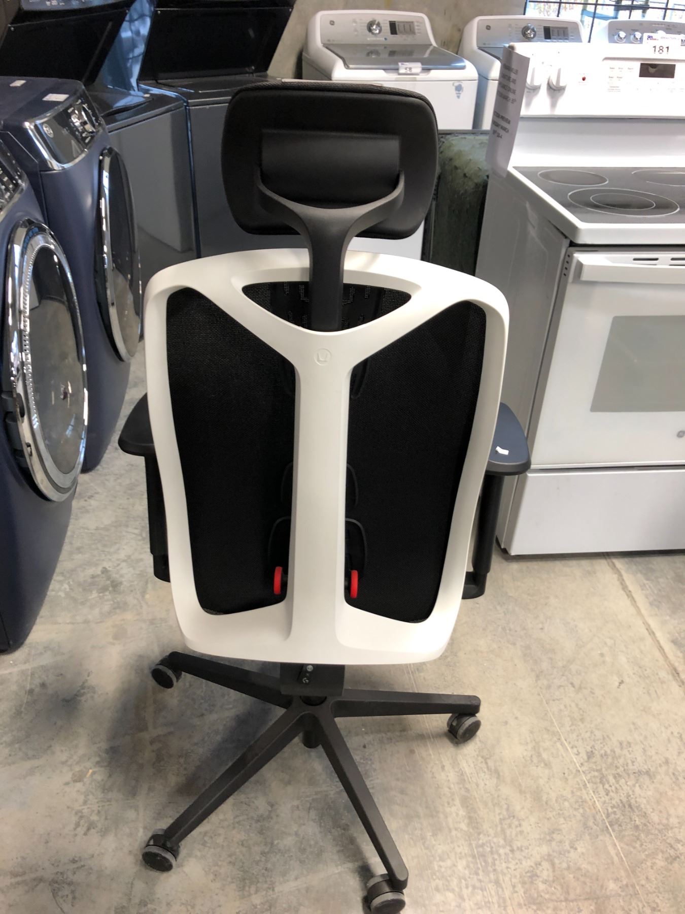 HERMAN MILLER VANTUM BLACK/WHITE GAMING TASK CHAIR RETAIL PRICE $995 ...