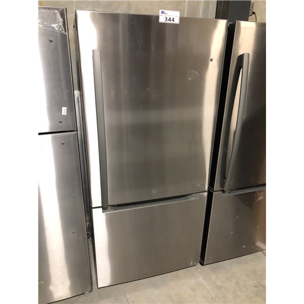 MOFFAT STAINLESS STEEL FRIDGE/FREEZER COMBO MODEL # MDE19DSNKASS