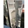 Image 2 : GE STAINLESS STEEL FRENCH DOOR REFRIGERATOR/FREEZER GSS25IYNRHFS