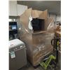 Image 1 : 2 Pallets Of Stanchion's