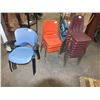 Image 1 : 16 Stacking Chairs
