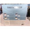 Image 2 : The Face Shop Mascream Lifting Sheets Travel Case included