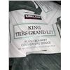 Image 2 : Kirkland KING Plush Blanket 112" x 92" Grey