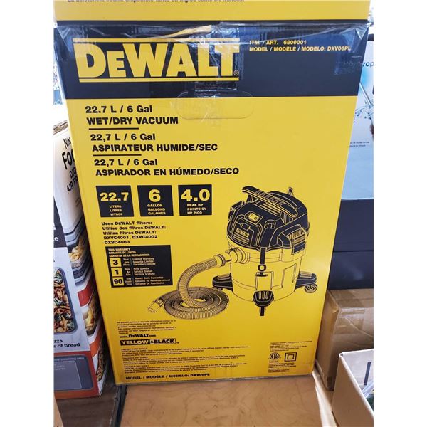 Dewalt 22.7 Gallon Wet/ Dry Vacuum