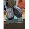 Image 1 : Toms Ladies Size 9,5 Lined Slip On Shoes