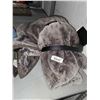 Image 1 : Mon Chateau Luxury Collection Faux Fur Throw 50x70"