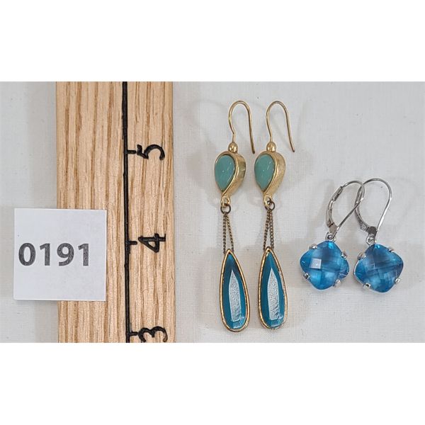 LOT OF 2 - GREEN STONE EARRINGS & BLUE STONE EARRINGS - LONGEST AT 2.5 INCHES