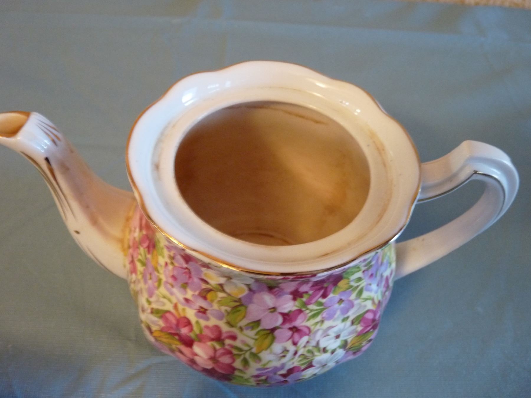 Teapot royal standard fine bone China England Virginia stock