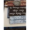 Image 2 : 3 SIGNS, PRINT AND STONE MOON DECORATION