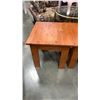 Image 2 : 2 WOOD ENDTABLES