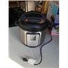 Image 2 : INSTANT POT DUO PLUS MULTI USE PRESSURE COOKER - DAMAGE TO LID