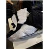 Image 2 : LOT OF WOMENS JACKETS