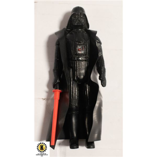 STAR WARS 1977 DARTH VADER W/VINYL CAPE & LIGHT