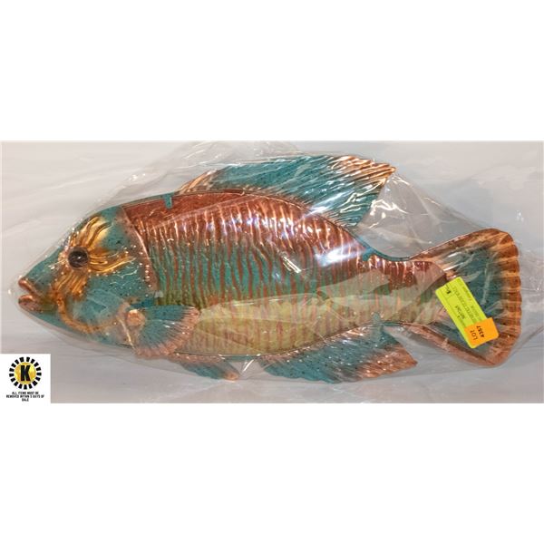 GOLDFISH METAL GLASS WALL HANGING DÉCOR