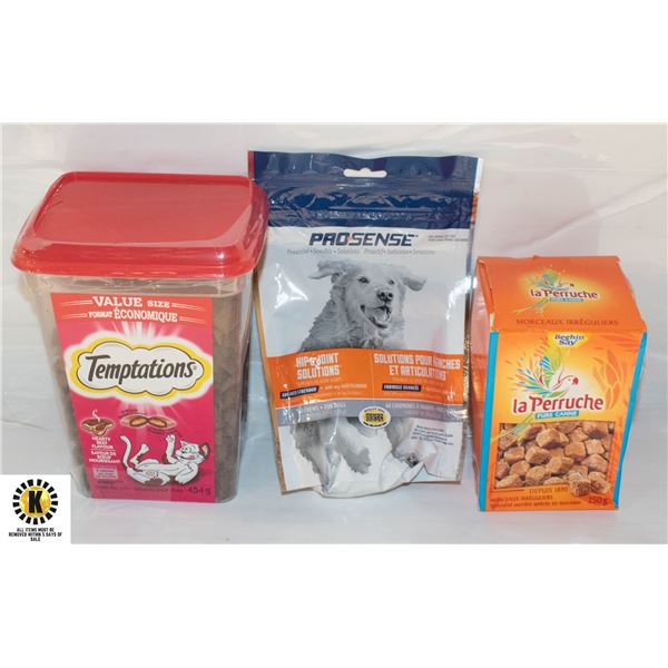 BAG OF VARIOUS PET TREATS - BIRDS, DOG & CAT